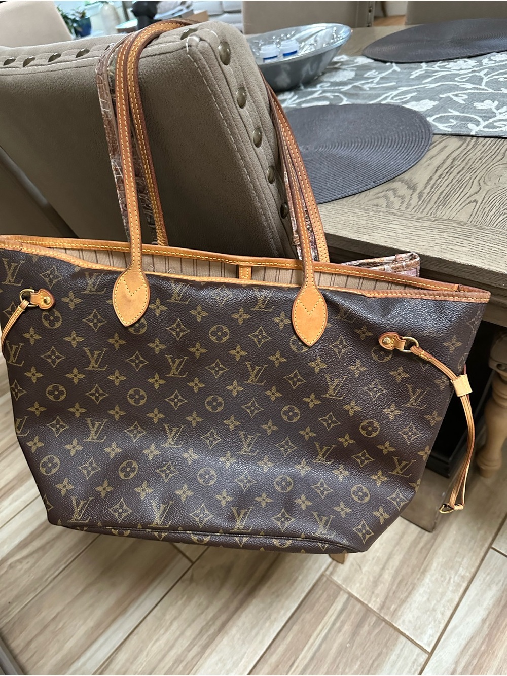 Louis Vuitton Monogram Neverfull Tote. Discontinued rare